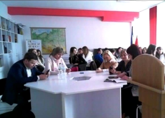 Ректор ТНПУ ім. В. Гнатюка Б. Б. Буяк та колектив кафедри загального мовознавства і слов`янських мов факультету філології і журналістики